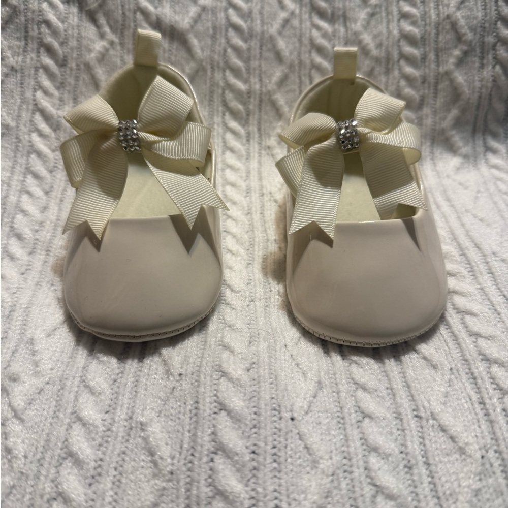 Elegant Cream Baby Shoes with Bow